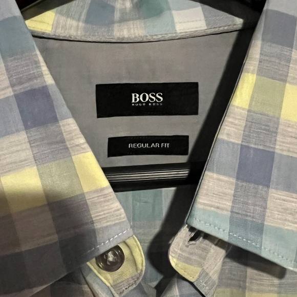 Hugo Boss button up.   XXL - Picture 3 of 4